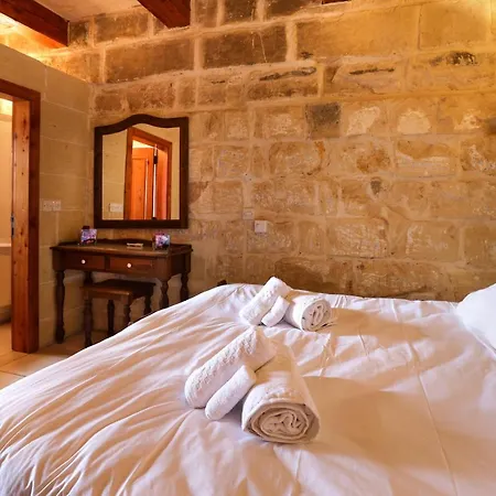 Villa Superb Maltese Farmhouse With Private Pool