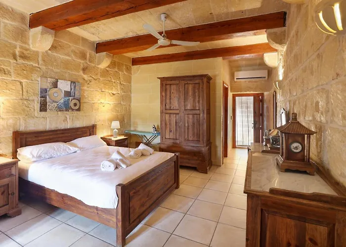 Superb Maltese Farmhouse With Private Pool Vilă