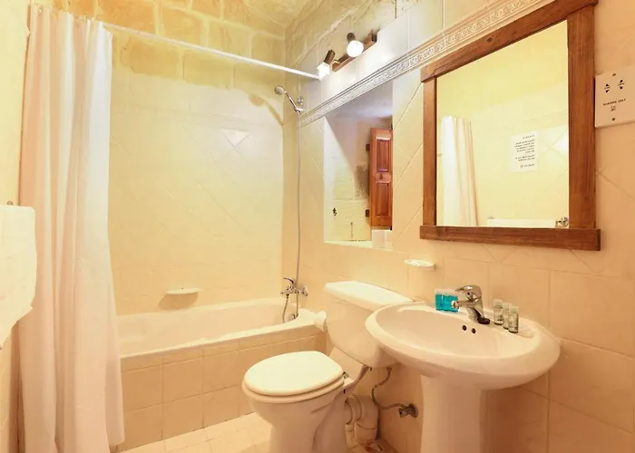 Vilă Superb Maltese Farmhouse With Private Pool *