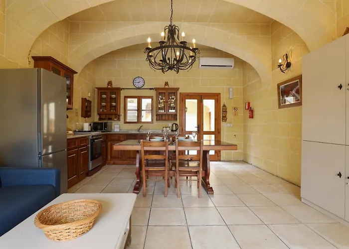 Superb Maltese Farmhouse With Private Pool Victoria