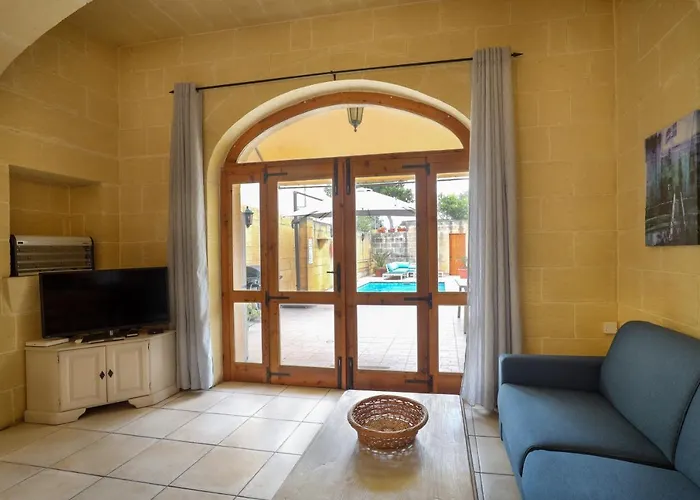 Vila Superb Maltese Farmhouse With Private Pool Victoria